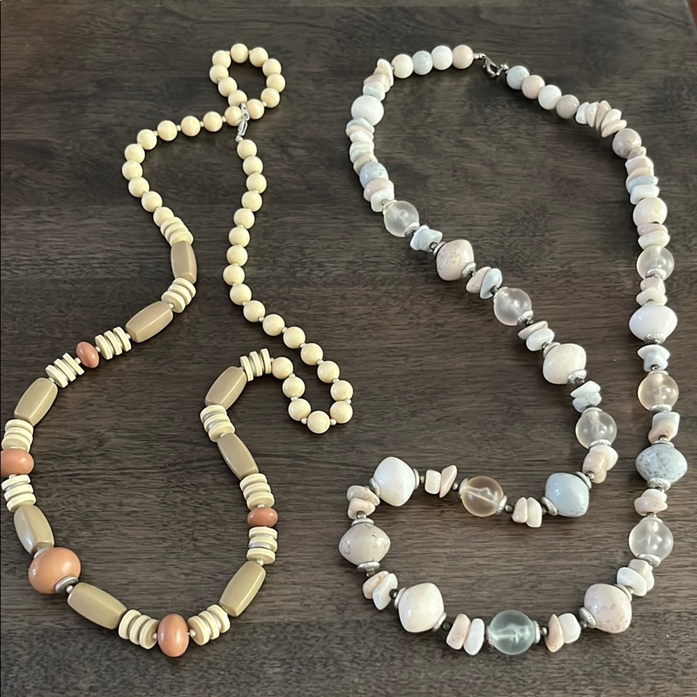 Vintage Neutral Tone Beaded Women's Necklace - Brand Unknown